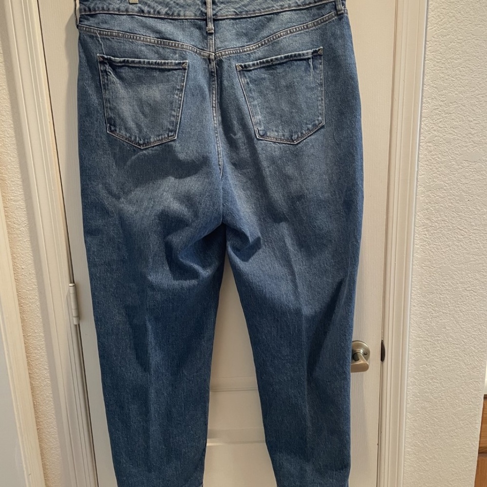 Jeans - Picture 3 of 4